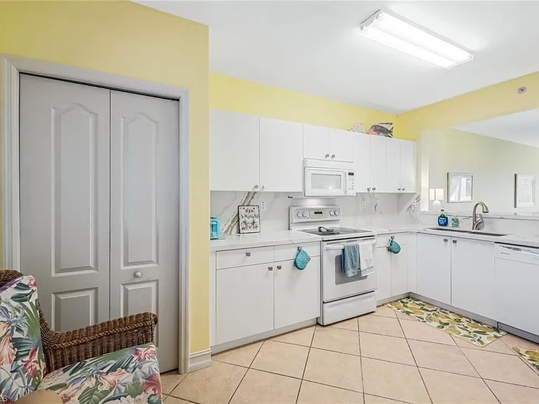 7822 Great Heron Way #206 — Photo 6