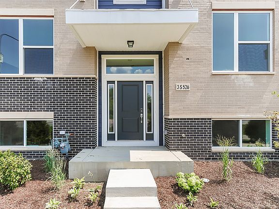 3rd image of 3S526 Cambridge Crse Lot 9.04