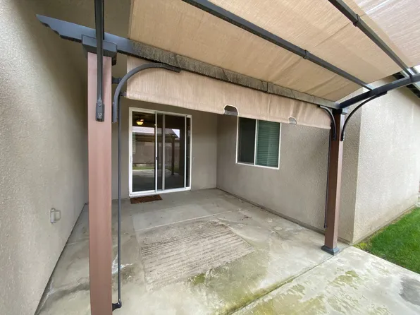 3212 N Noyes Ct, Visalia, CA 93291