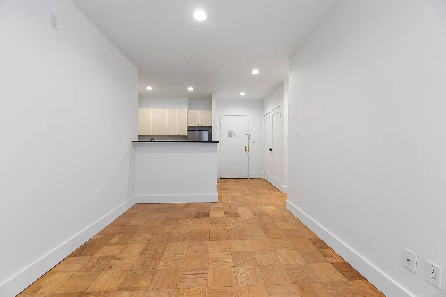 213 East 37th Street — Photo 3