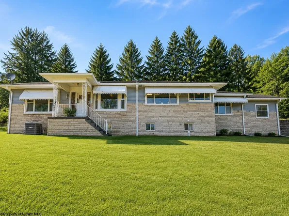 1571 Pennsylvania Ave, Fairmont, WV 26554