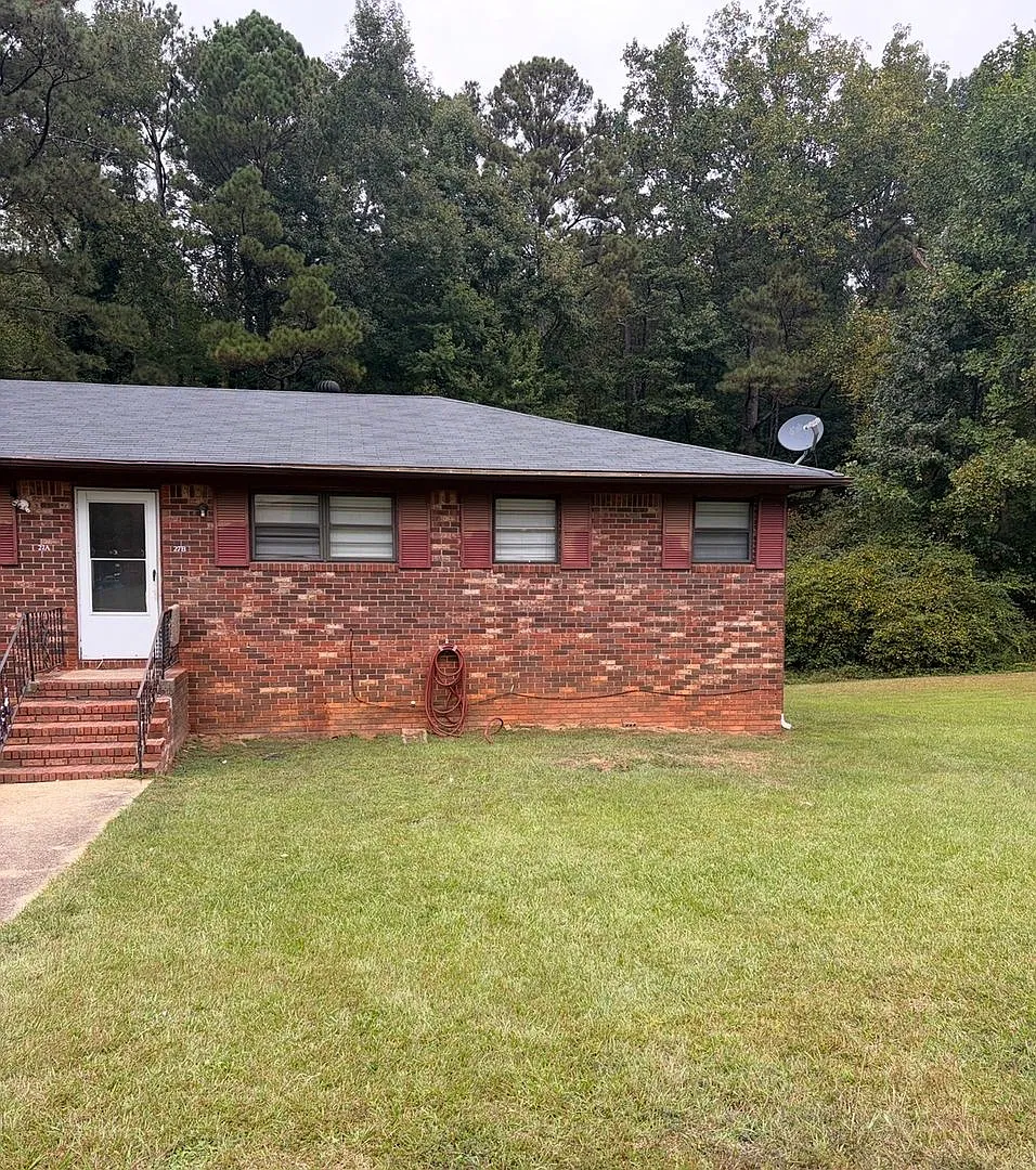 Renovated Duplex in Douglasville — Photo 1