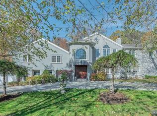 23 Suffolk Ln, Tenafly, NJ 07670