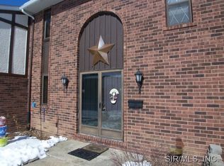 1229 N 17th St APT 30, Belleville, IL 62226