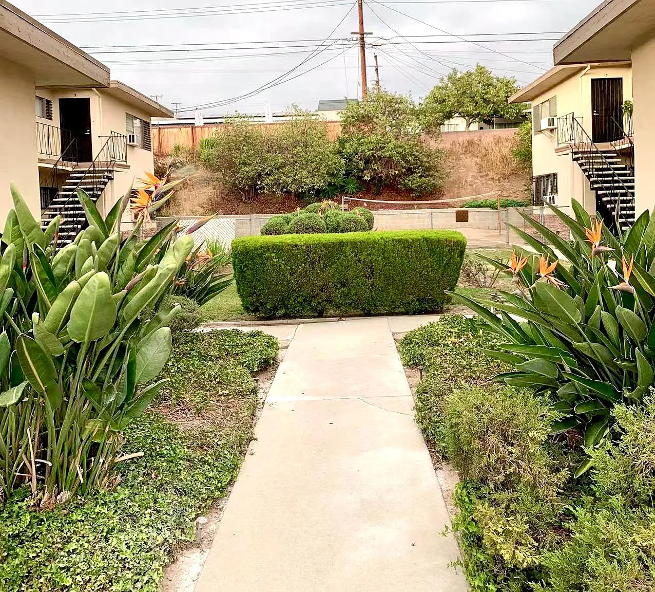 1321 College View Dr — Photo 2