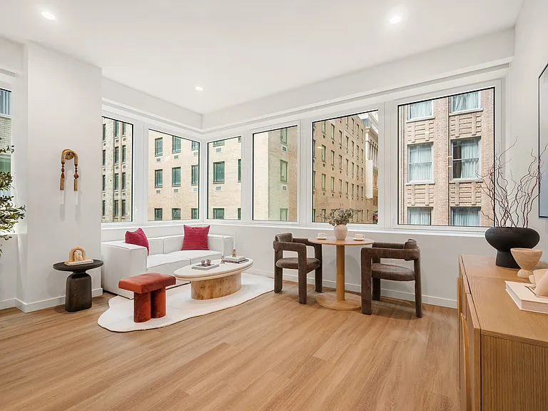180 Pearl St #204 — Photo 1