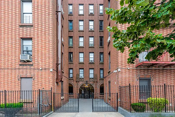 Rented by MySpaceNYC | media 9