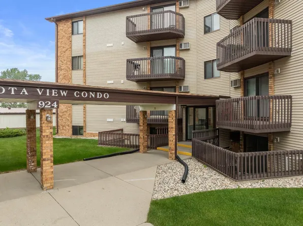 924 28th Ave SW #209, Minot, ND 58701
