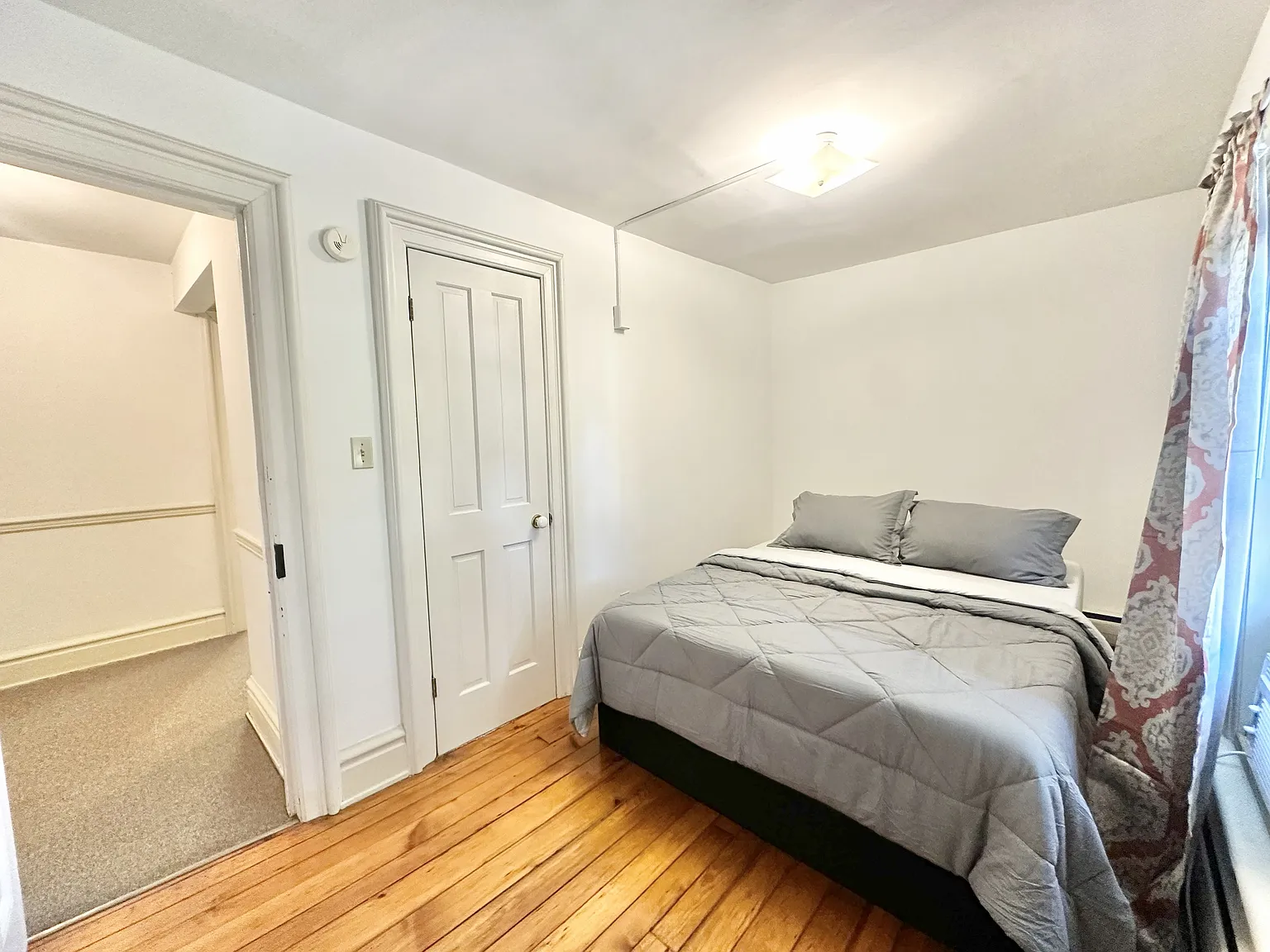 2 bed, 800 sqft, $1,600 — Photo 2