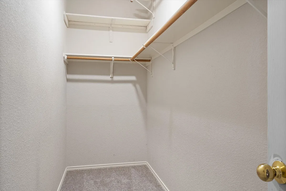 Building Photo - 1213 Red Ranch Cir