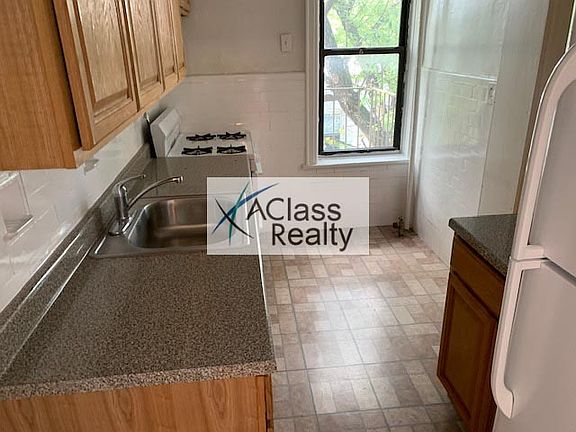 4th image of 25-52 38th St #D3