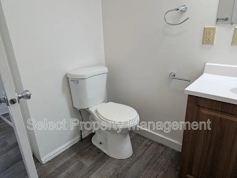 1914 Kentucky Ave #201 — Photo 9