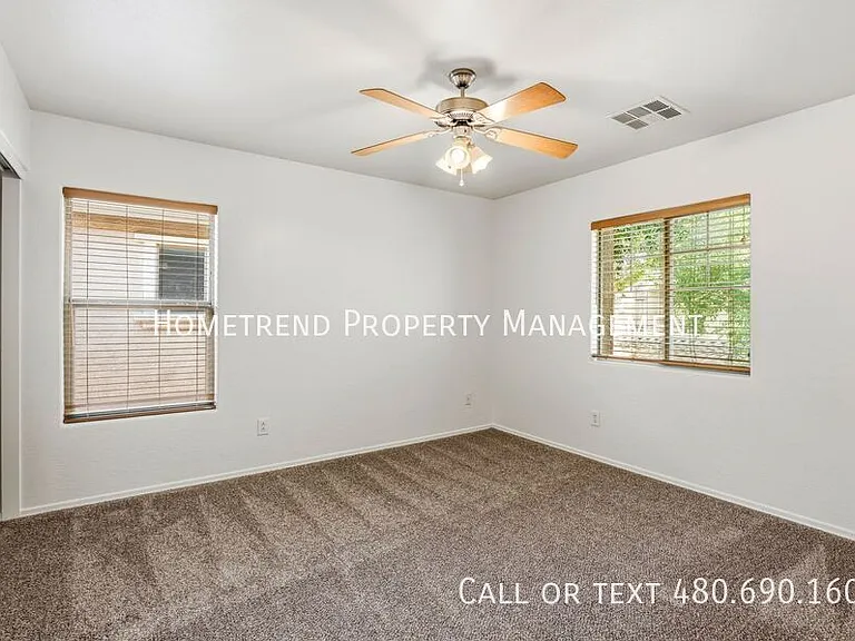 3855 E Santa Fe Ln — Photo 4