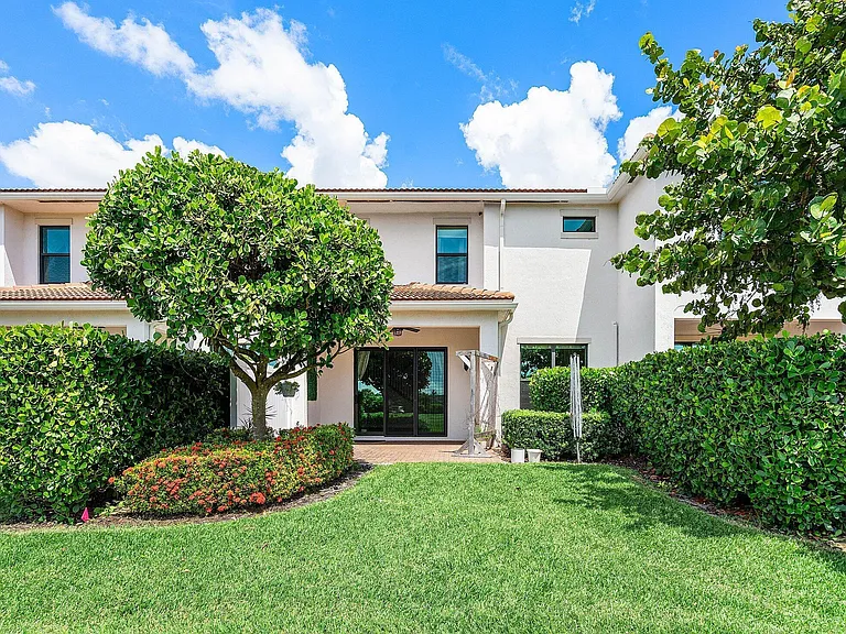 10210 Akenside Dr — Photo 16