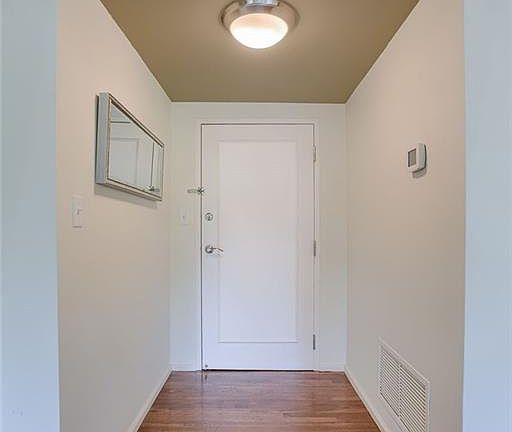 4th image of 803 W 48th St