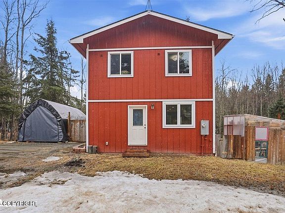 2nd image of 4923 Clover Ln