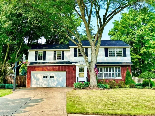 956 Eastlawn Dr, Highland Heights, OH 44143