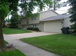 3829 E 12th St, Sioux Falls, SD 57103