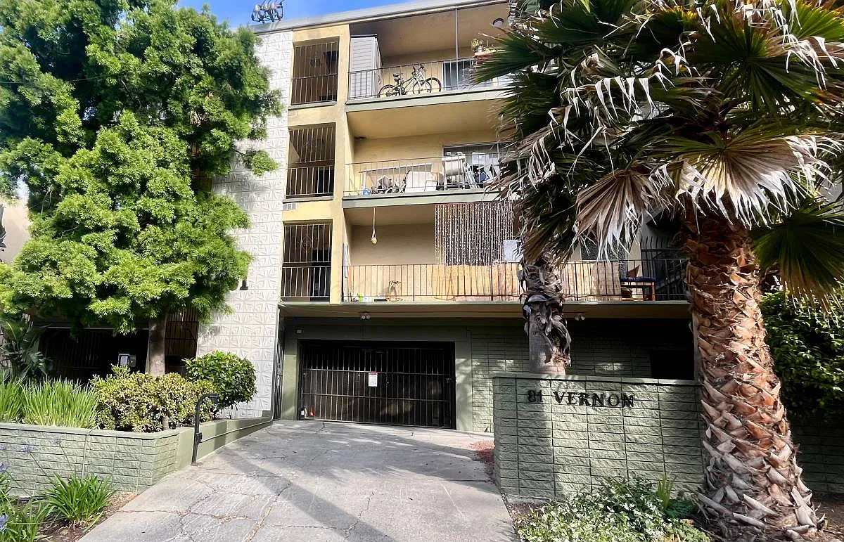 81 Vernon St — Photo 3