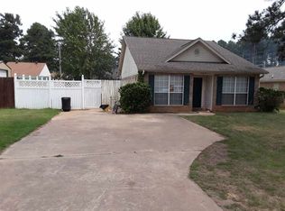 929 Mercury St, Texarkana, TX 75501