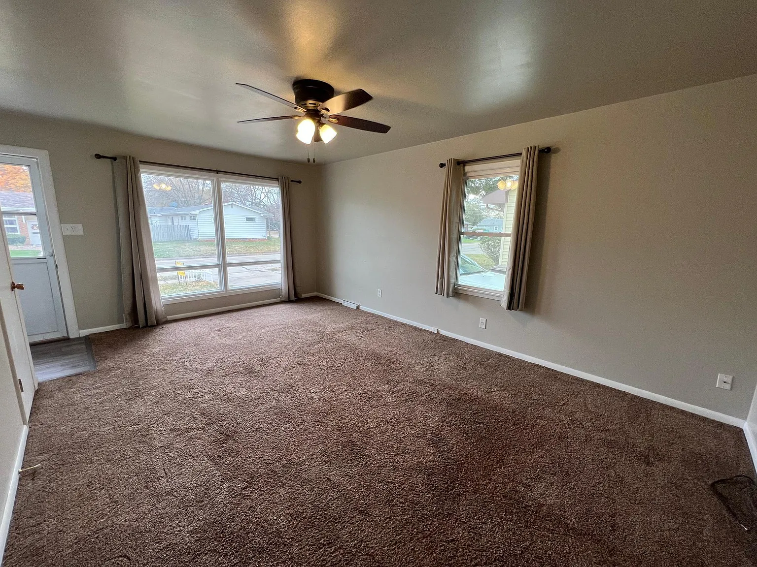 2 bed, 1.5 bath, $1,400 — Photo 4