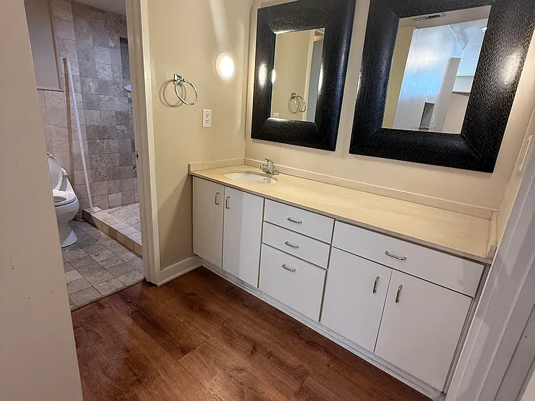 4343 Travis St #13 — Photo 10