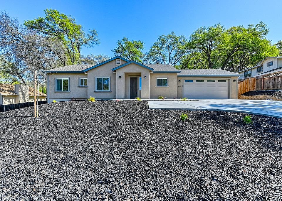 1st image of 2901 Country Club Dr