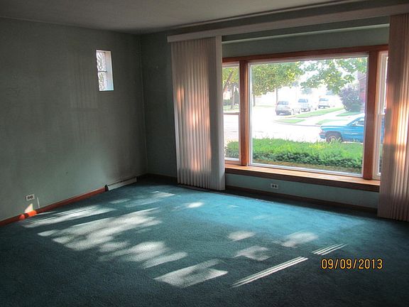 3rd image of 7256 N Ottawa Ave