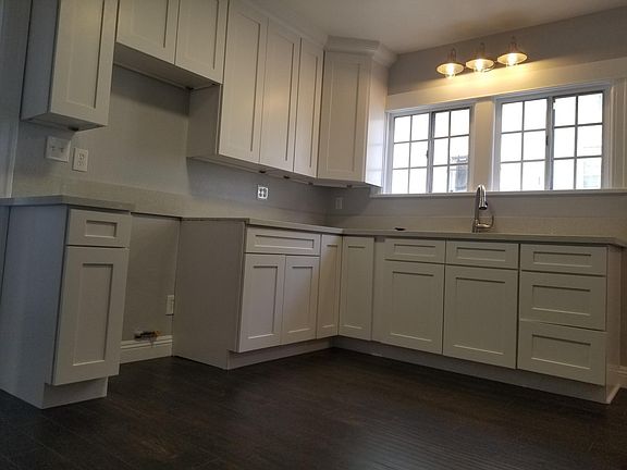 tons of cabinet space