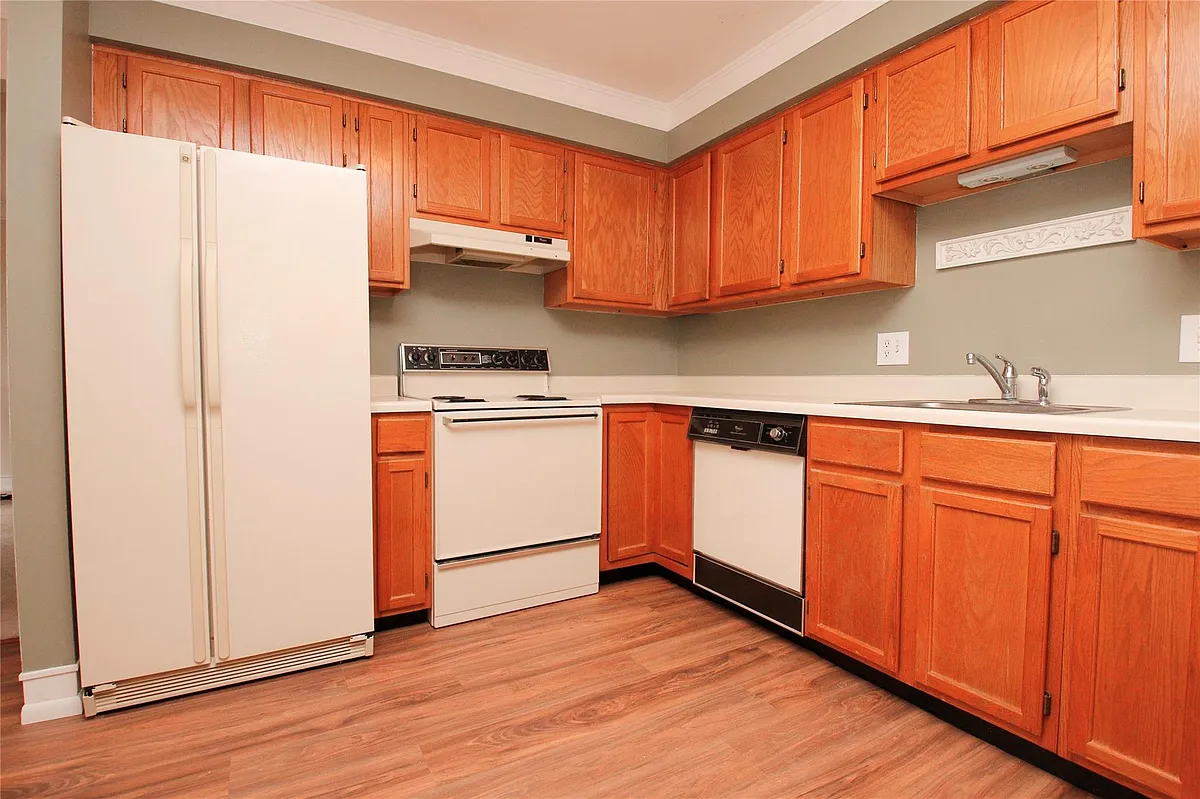 Building Photo - 480 Baldwin Ave #20