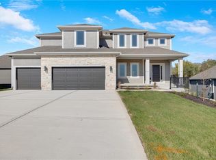 7004 NE 103rd St, Kansas City, MO 64156