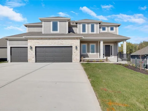 7004 NE 103rd St, Kansas City, MO 64156