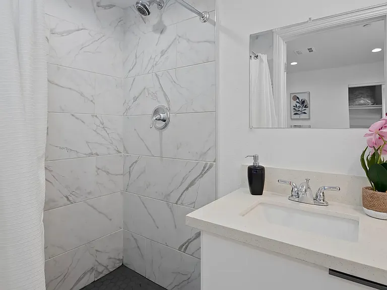 4-Unit Townhome Community | Luxury Living Near DTLA — Photo 7