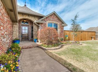 4104 Burning Sky Ct, Yukon, OK 73099