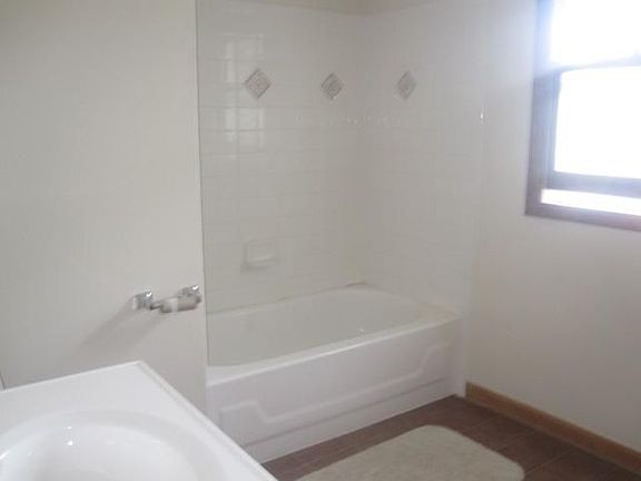 5th image of 2406 Endsley Dr