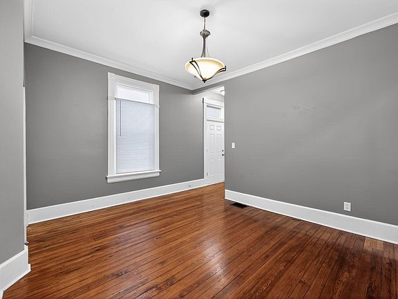 5th image of 126 W 31st St