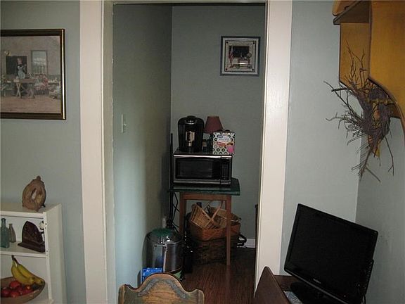 5th image of 730 Park Ave