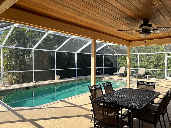 4th image of 9036 Cypress Dr N
