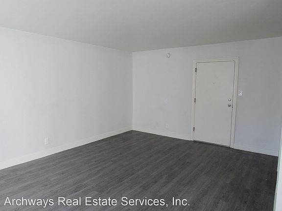 3rd image of 6823 Variel Ave APT 12A
