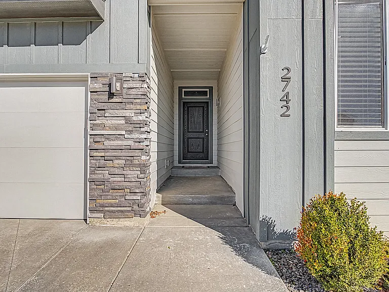 2742 W Balboa Dr — Photo 4