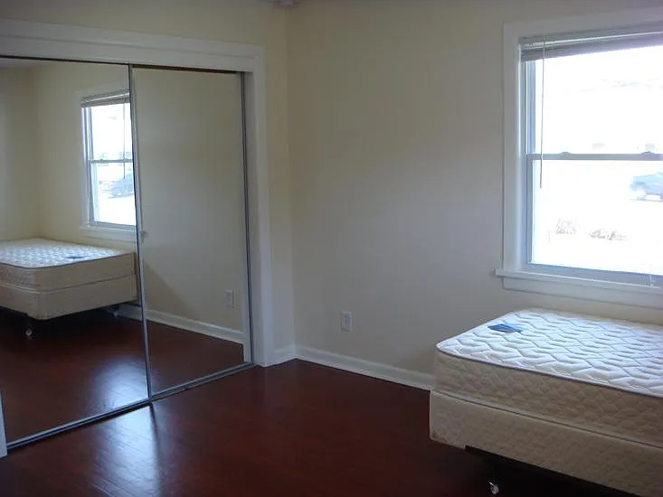 1022 E Colvin St — Photo 9