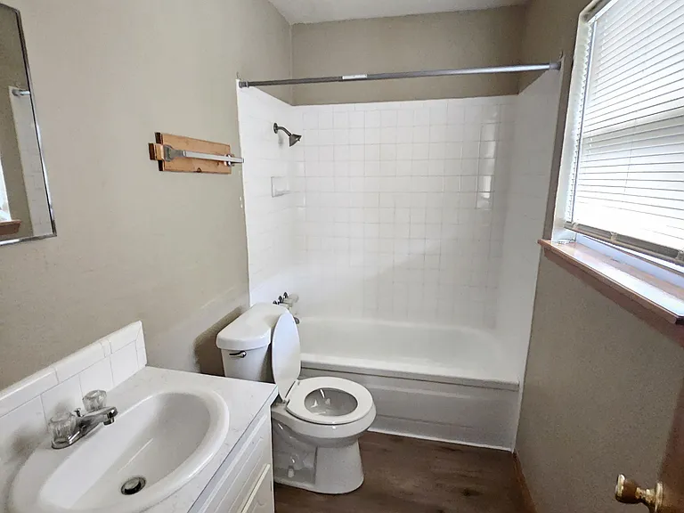 1208 NW Dearborn Ave #C — Photo 8