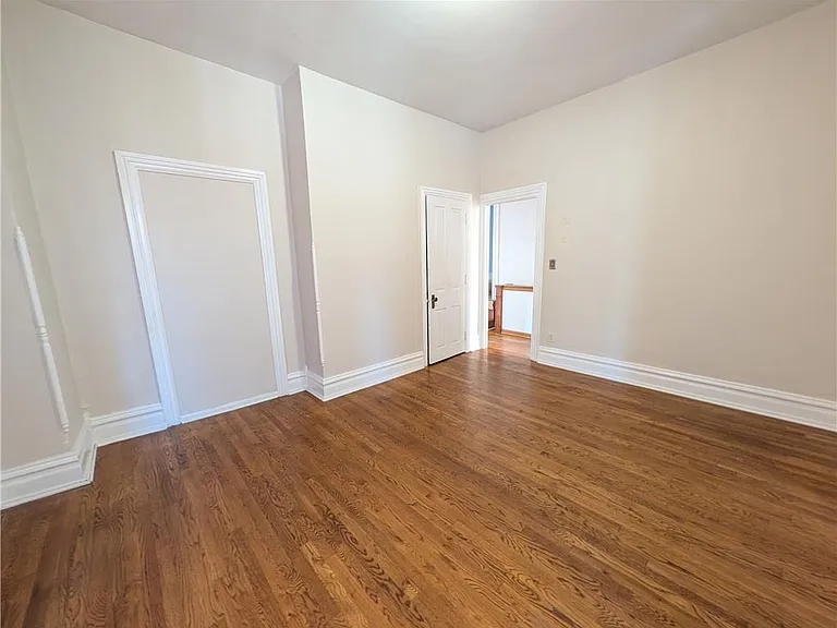 87 E Broad St #2 — Photo 12