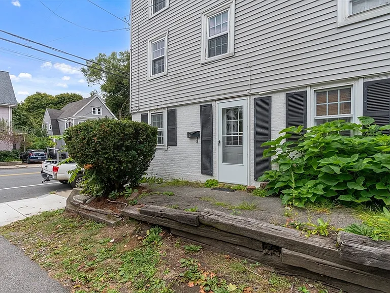 95B N Main St #B — Photo 29
