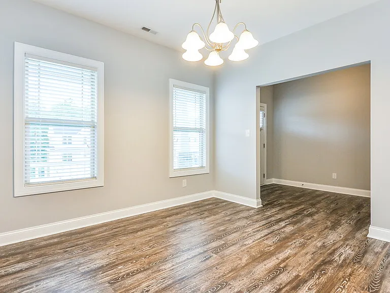 595 Airedale Trl — Photo 4