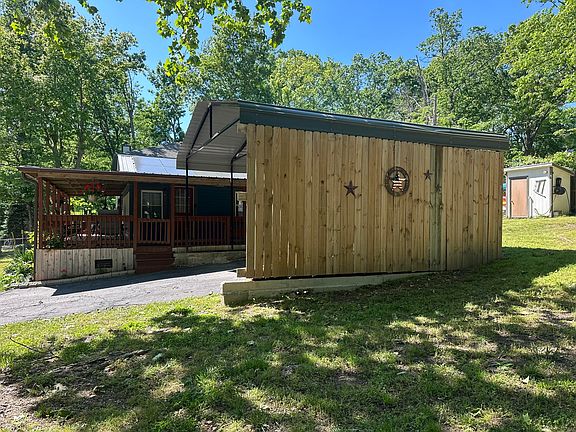 4th image of 2210 Eaglecrest Road
