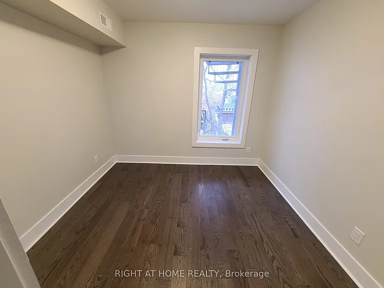 154 Rosemount Ave — Photo 6