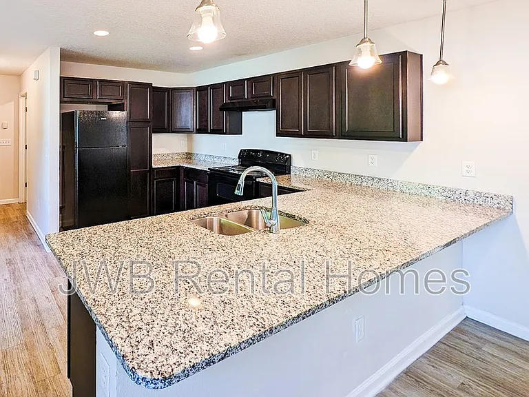 7028 Wilson Blvd — Photo 2