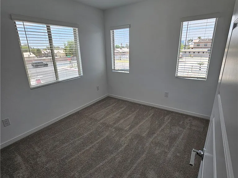 2112 Abraham Ave — Photo 33