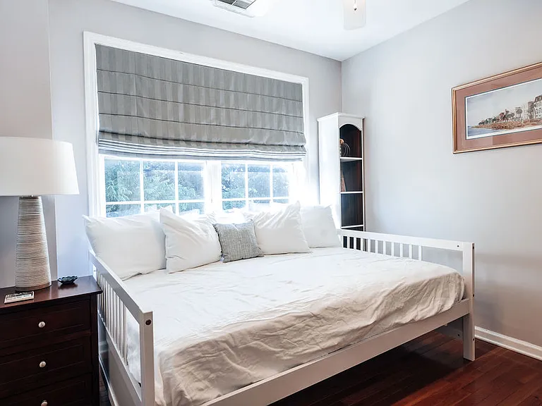 Full bedroom